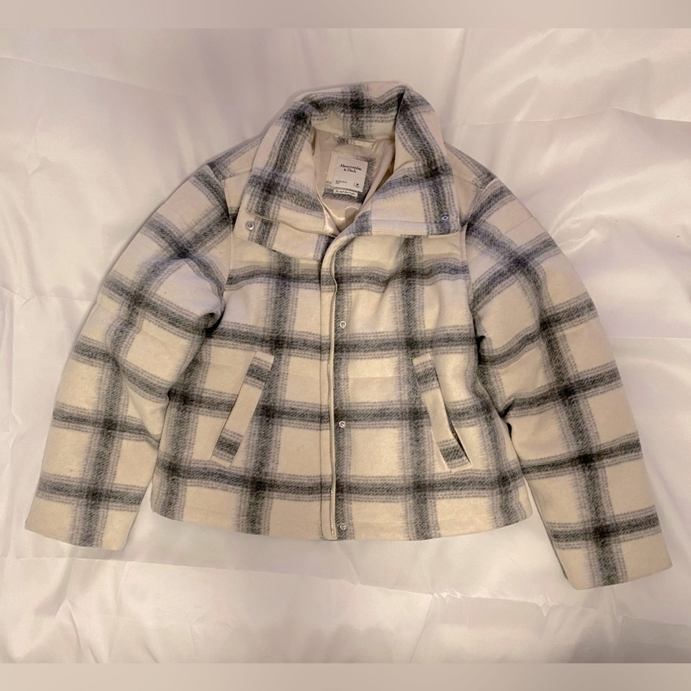 Abercrombie and Fitch ‘A&F Wool-Blend Mini Puffer in Cream Plaid’ Medium (M)